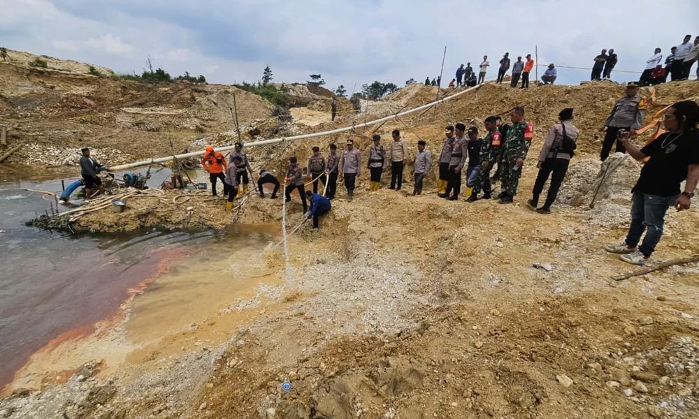 Tumbal 8 Nyawa PETI Sarolangun: Misteri Mesin ‘Dompeng’ Adik Kades, dan Bungkamnya Penguasa Desa - TAMBANG.NEWS